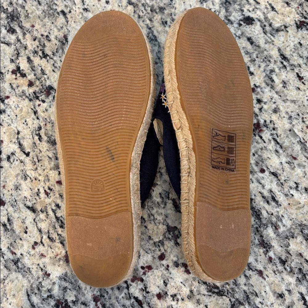 Soludos Navy Embroidered Floral Espadrilles Flats - Picture 4 of 11